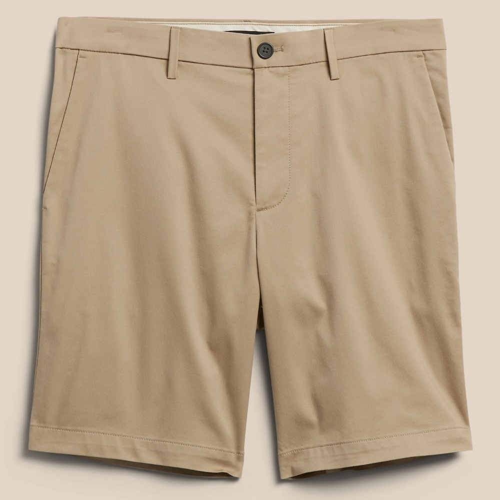 Banana Republic Core Temp Khaki 9" Aiden Short (30 waist)
